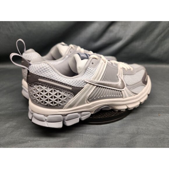 Nike Boys Vomero 5 (GS) Sneakers Mesh Pure Platinum Silver Size 4.5 NEW NO BOX! - Picture 8 of 11